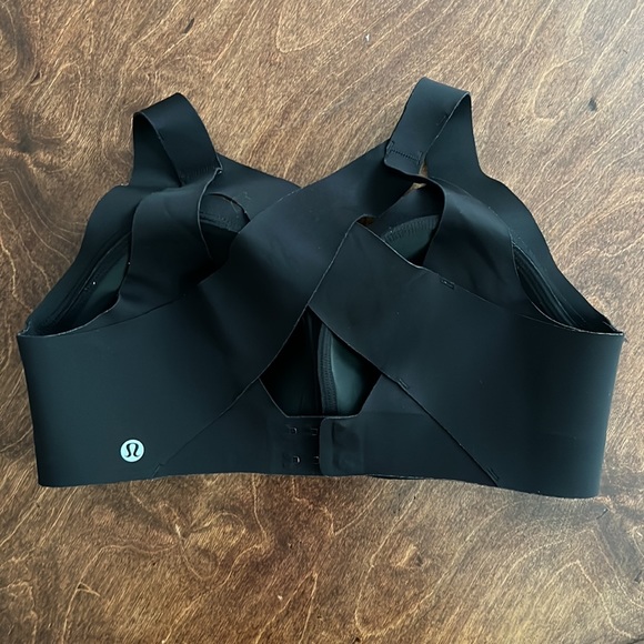 Black Lululemon bra 34 C - Picture 3 of 5